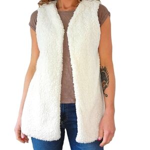 Twik Faux Fur Sherpa Open Vest Size Large White